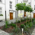 Kamienica Jagiellonska 27, 1 syp by VisitWarsaw Apartments